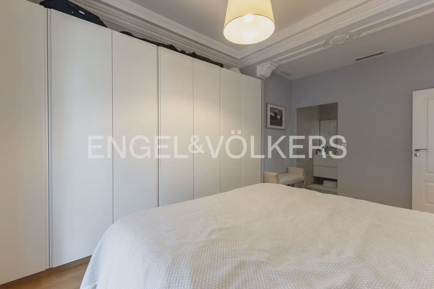 4 slaapkamer Flat te huur in Valencia stad - € 4.200 (Ref: 10055612)