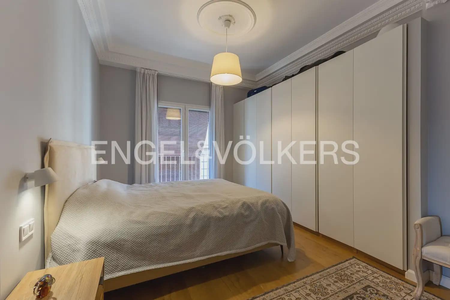 4 slaapkamer Flat te huur in Valencia stad - € 4.200 (Ref: 10055612)