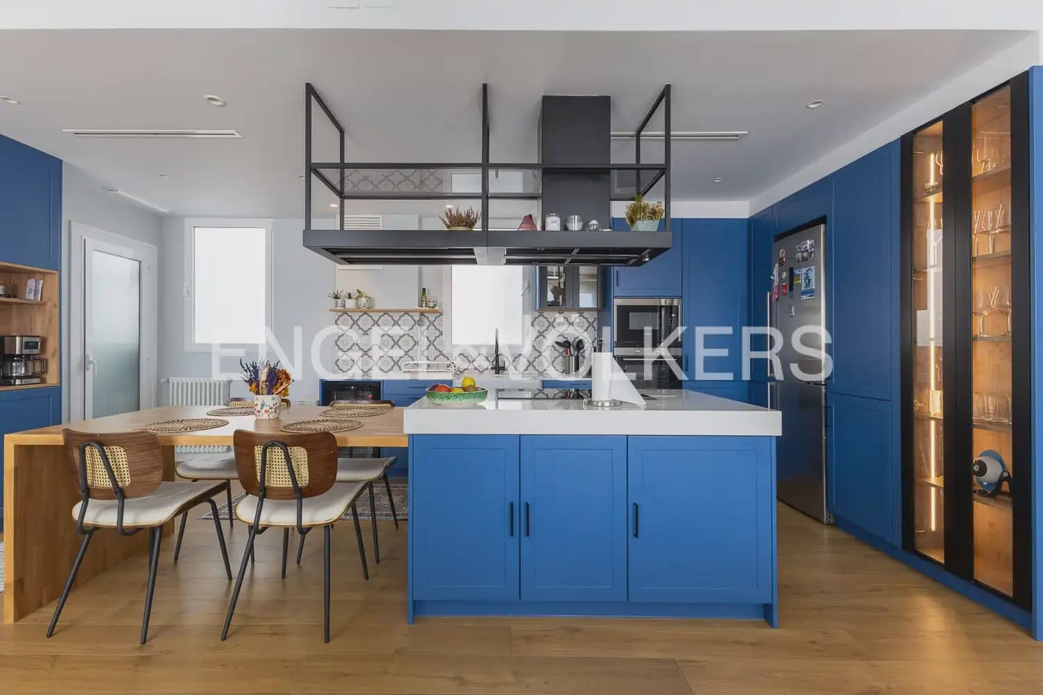 4 slaapkamer Flat te huur in Valencia stad - € 4.200 (Ref: 10055612)