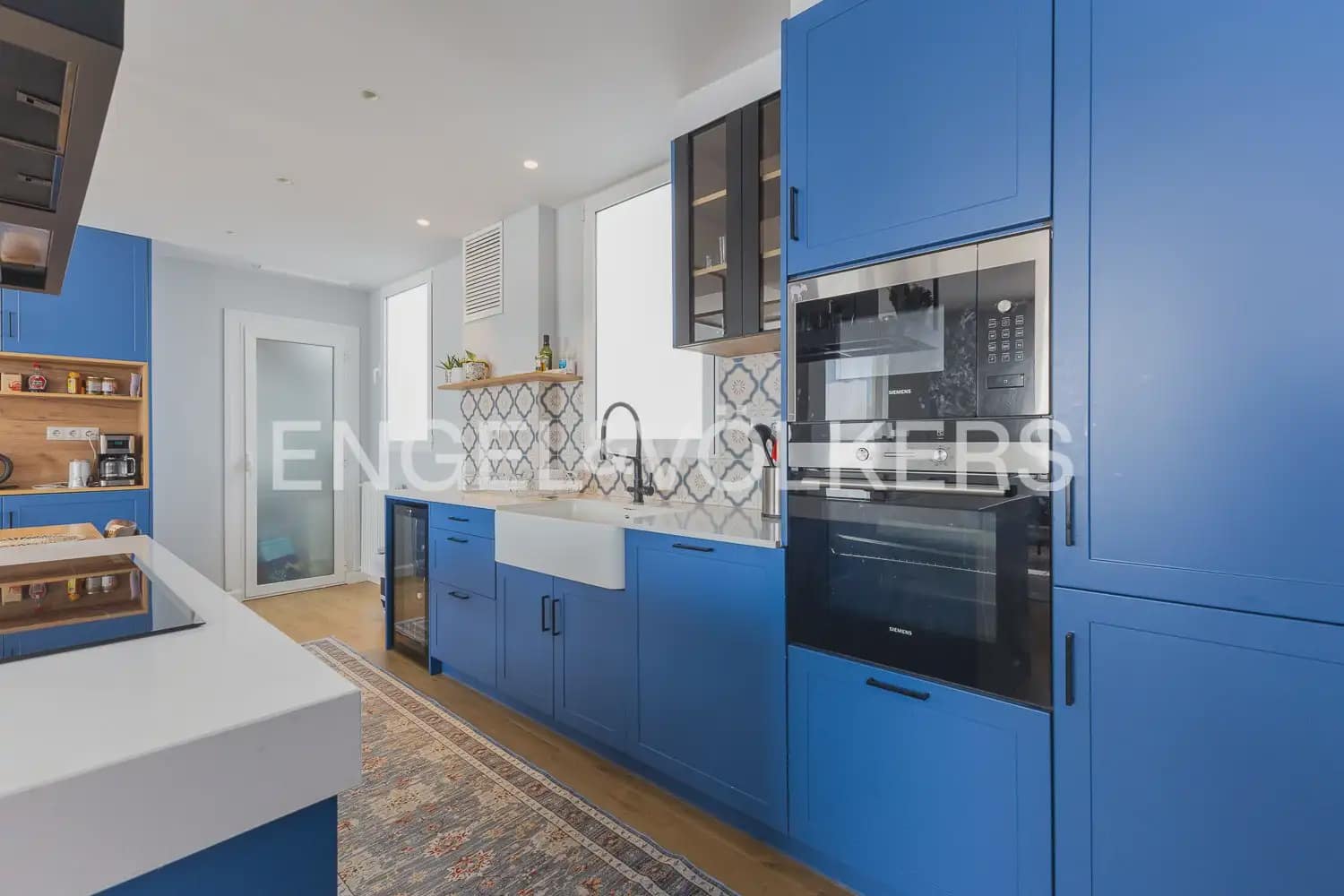 4 slaapkamer Flat te huur in Valencia stad - € 4.200 (Ref: 10055612)