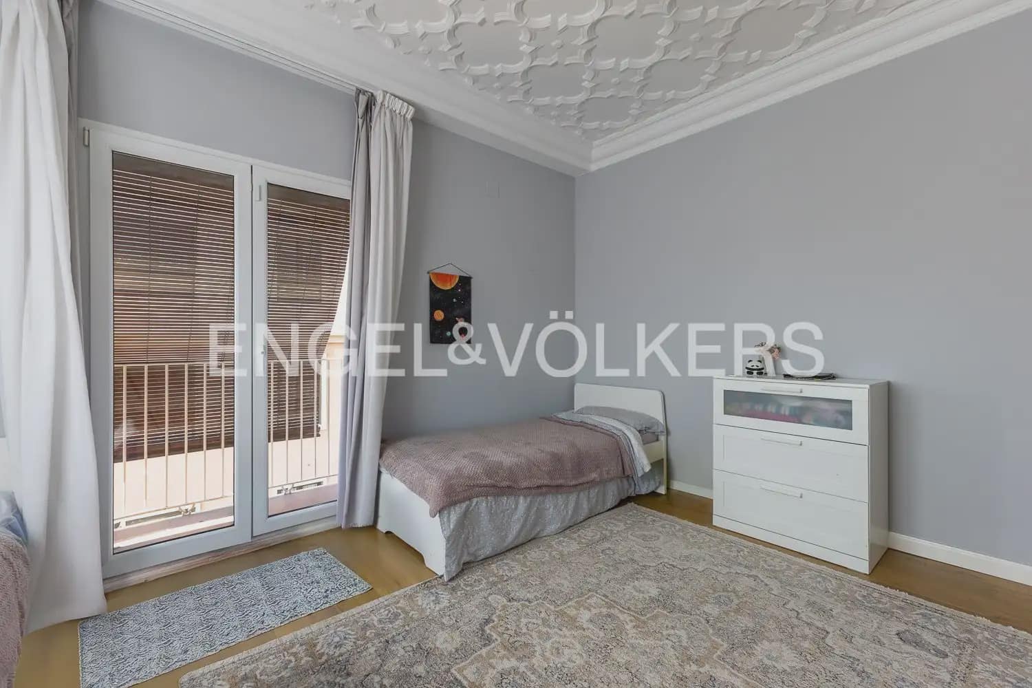 4 slaapkamer Flat te huur in Valencia stad - € 4.200 (Ref: 10055612)