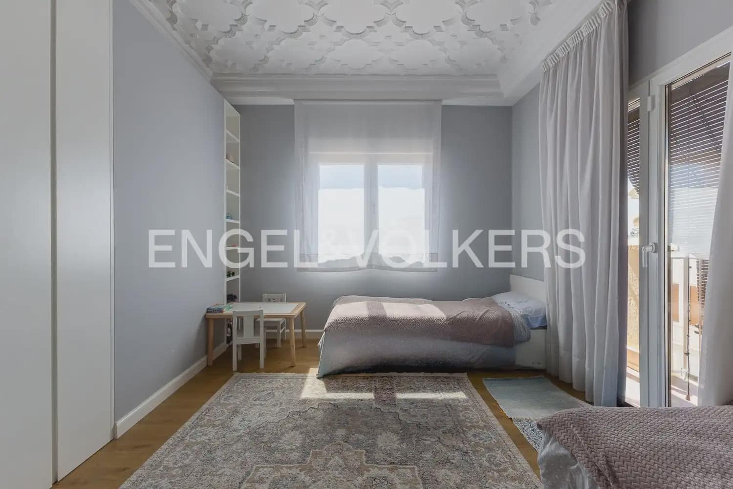 4 slaapkamer Flat te huur in Valencia stad - € 4.200 (Ref: 10055612)