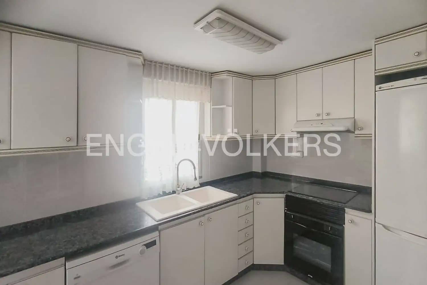 3 makuuhuone Asunto vuokrattavana paikassa Valencia kaupunki - 1 500 € (Ref: 10057835)