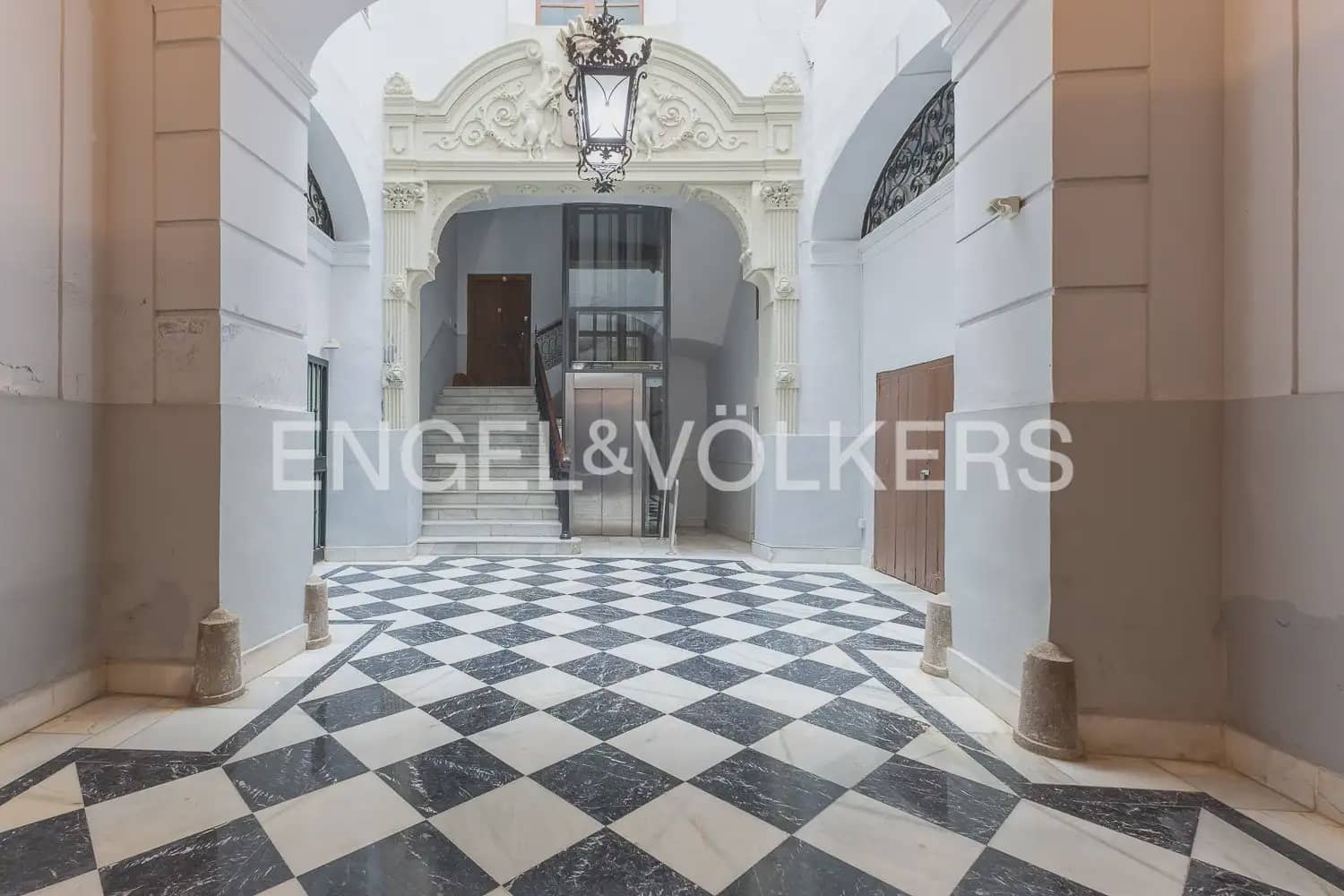 3 slaapkamer Flat te koop in Valencia stad - € 1.850.000 (Ref: 10057836)