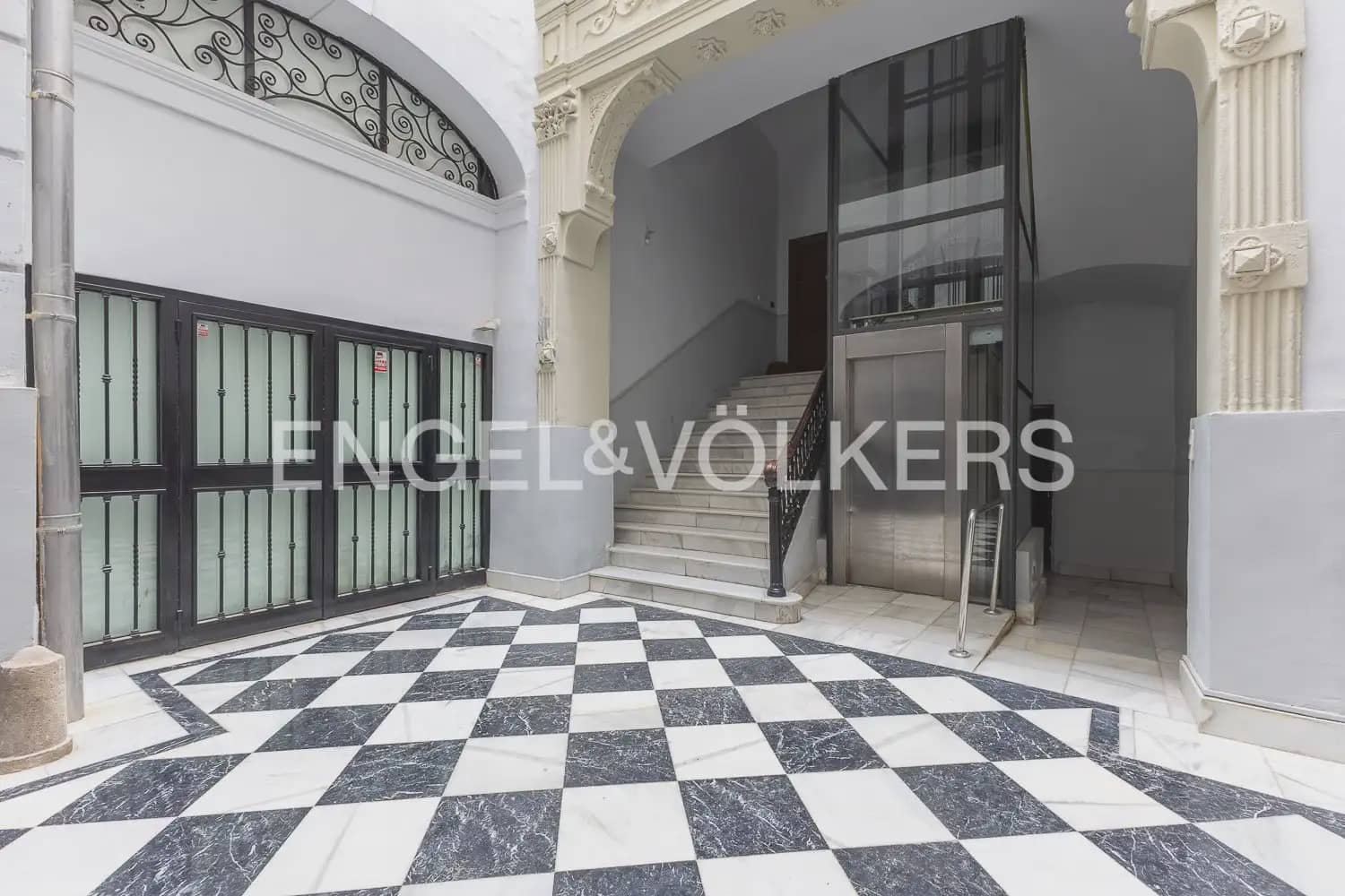 3 slaapkamer Flat te koop in Valencia stad - € 1.850.000 (Ref: 10057836)
