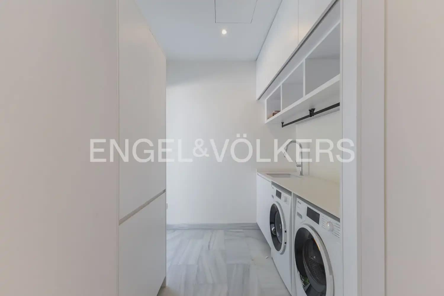5 soveværelse Villa til leje i Godella med swimmingpool garage - € 22.000 (Ref: 10057837)