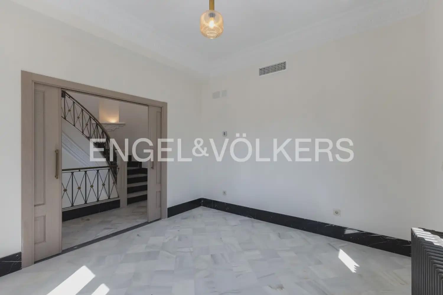 5 soveværelse Villa til leje i Godella med swimmingpool garage - € 22.000 (Ref: 10057837)