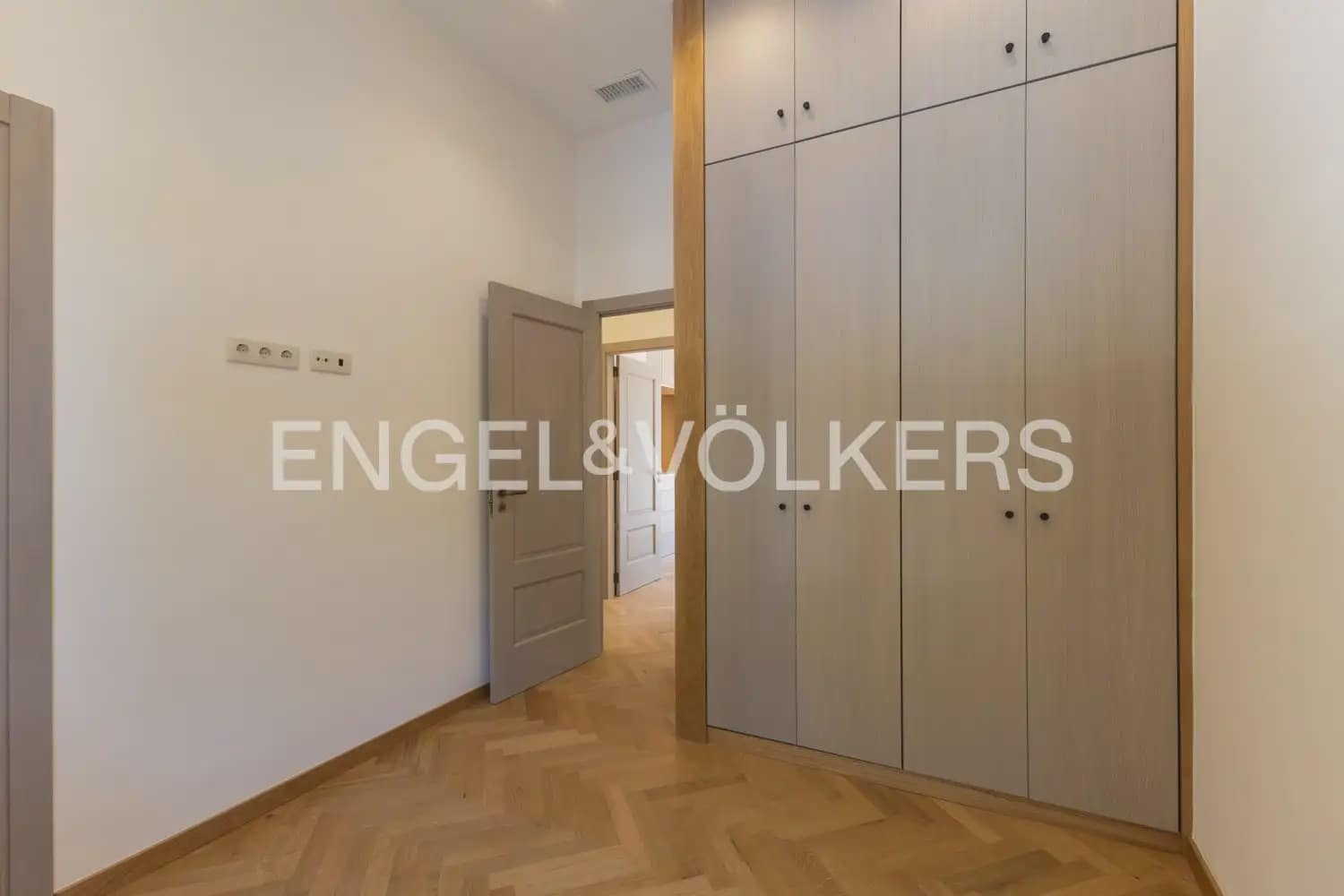 5 soveværelse Villa til leje i Godella med swimmingpool garage - € 22.000 (Ref: 10057837)