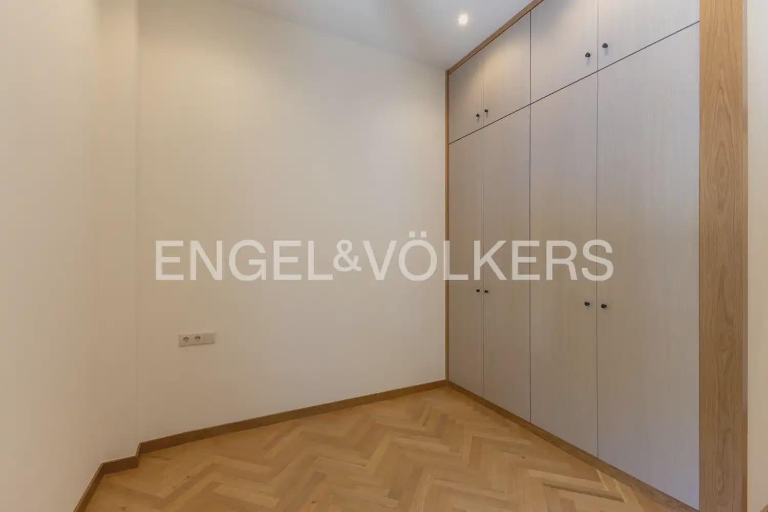 5 soveværelse Villa til leje i Godella med swimmingpool garage - € 22.000 (Ref: 10057837)