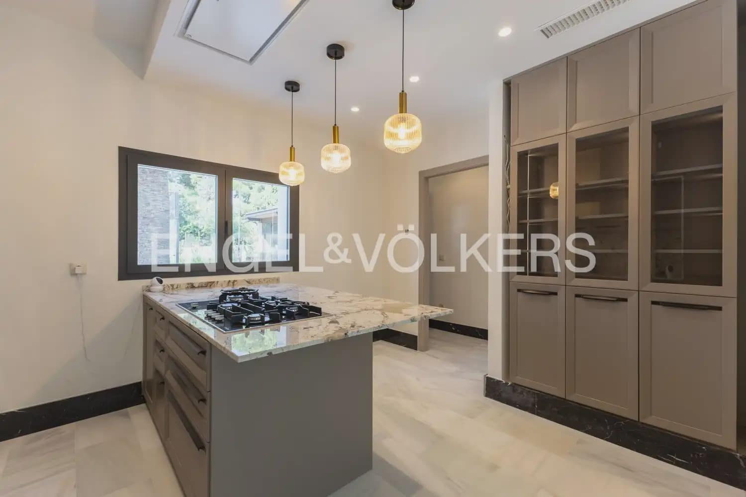 5 soveværelse Villa til leje i Godella med swimmingpool garage - € 22.000 (Ref: 10057837)