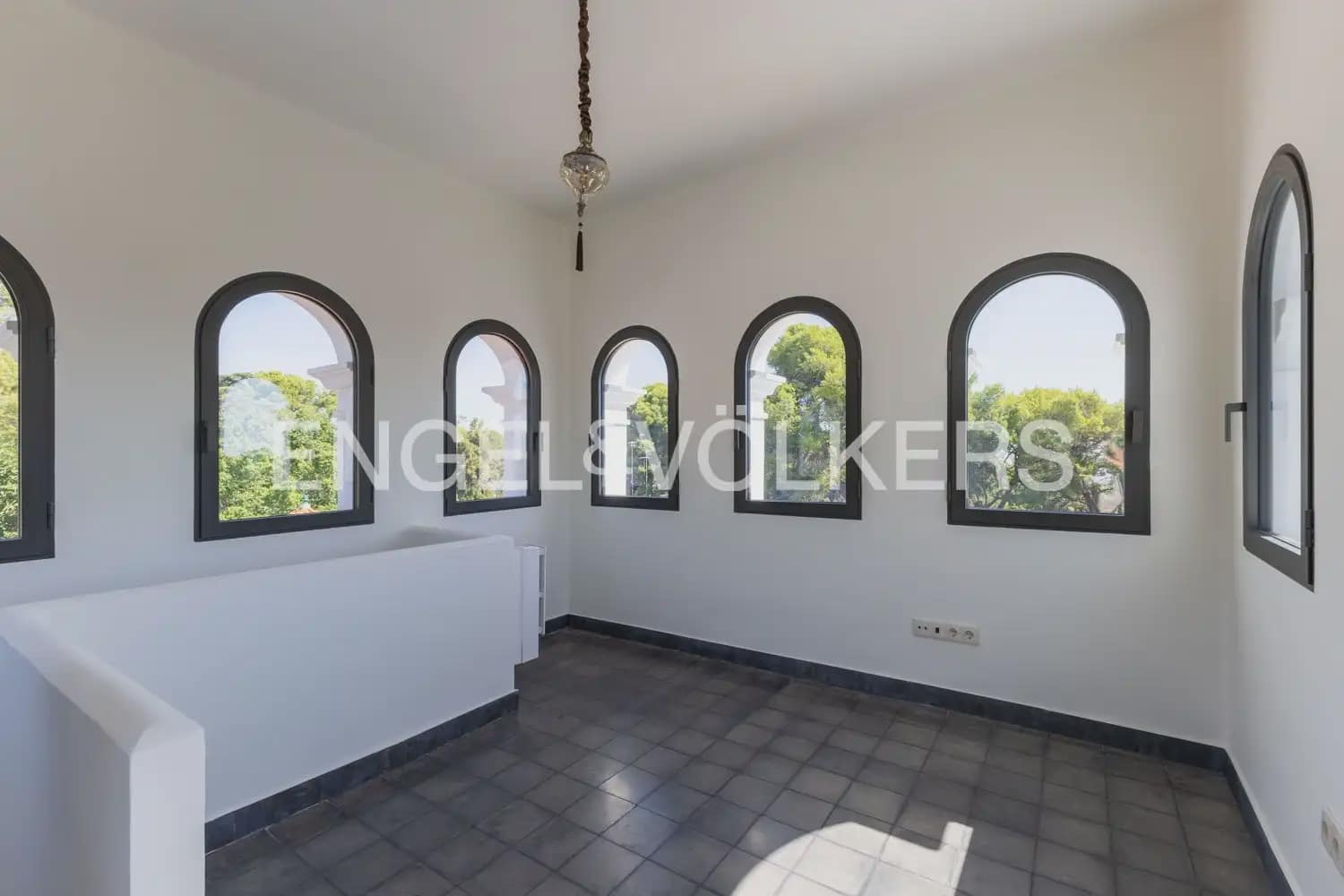 5 soveværelse Villa til leje i Godella med swimmingpool garage - € 22.000 (Ref: 10057837)