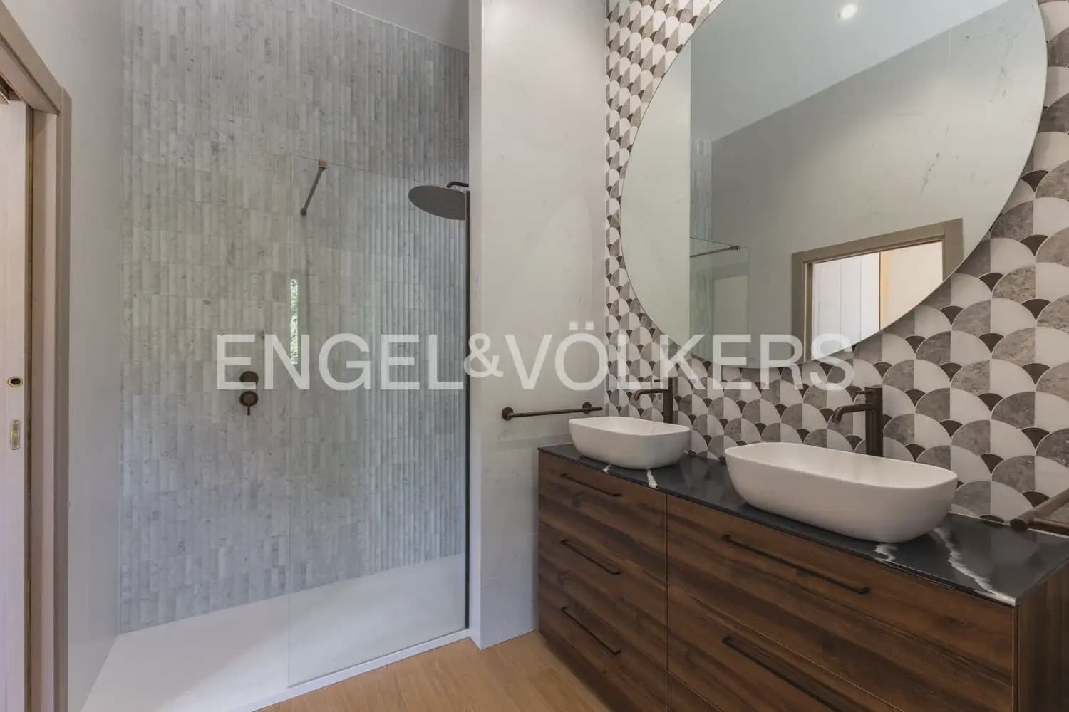 5 soveværelse Villa til leje i Godella med swimmingpool garage - € 22.000 (Ref: 10057837)