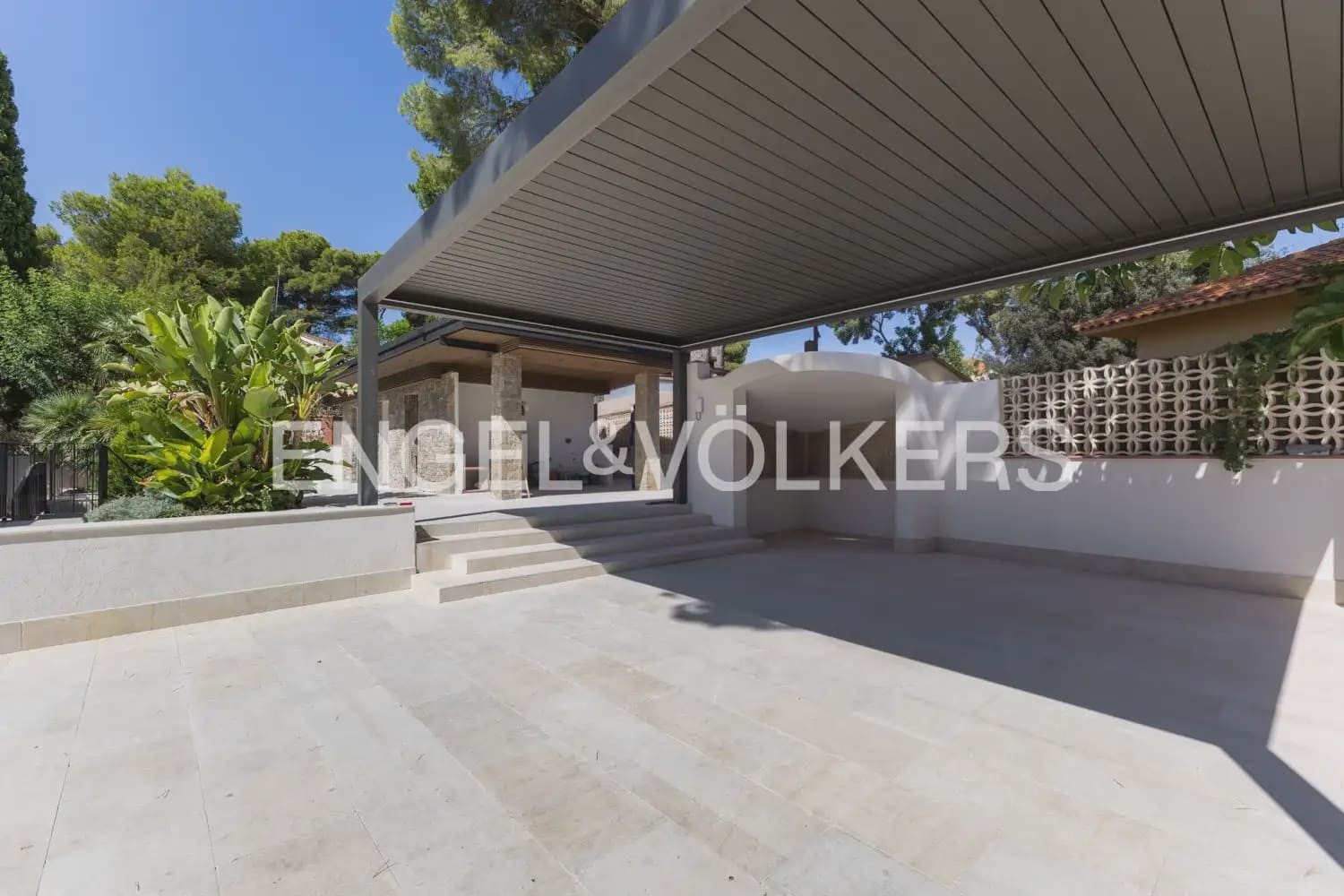 5 soveværelse Villa til leje i Godella med swimmingpool garage - € 22.000 (Ref: 10057837)