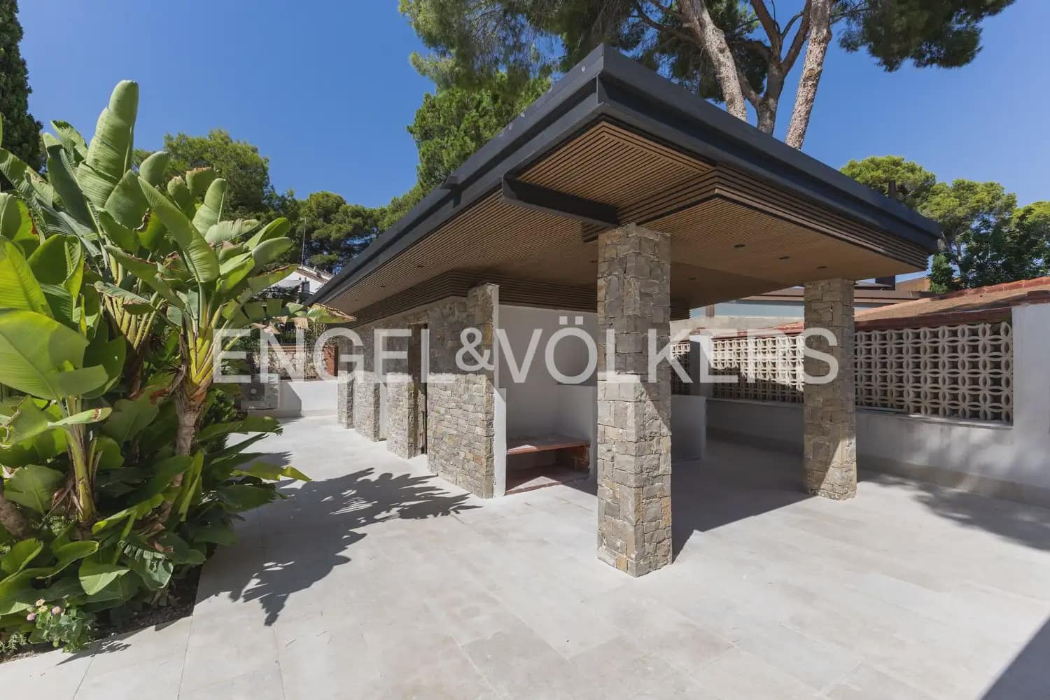 5 soveværelse Villa til leje i Godella med swimmingpool garage - € 22.000 (Ref: 10057837)