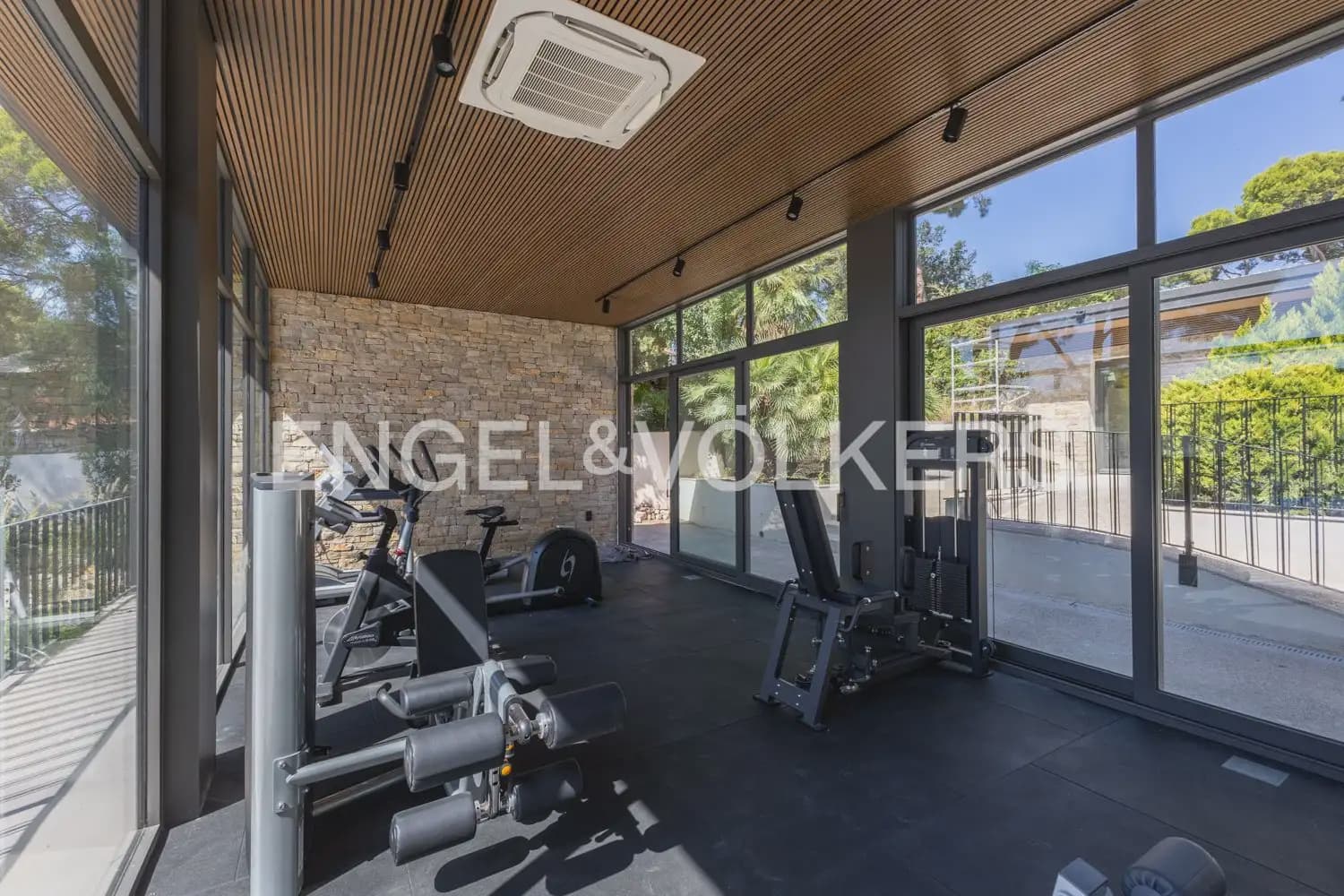 5 soveværelse Villa til leje i Godella med swimmingpool garage - € 22.000 (Ref: 10057837)