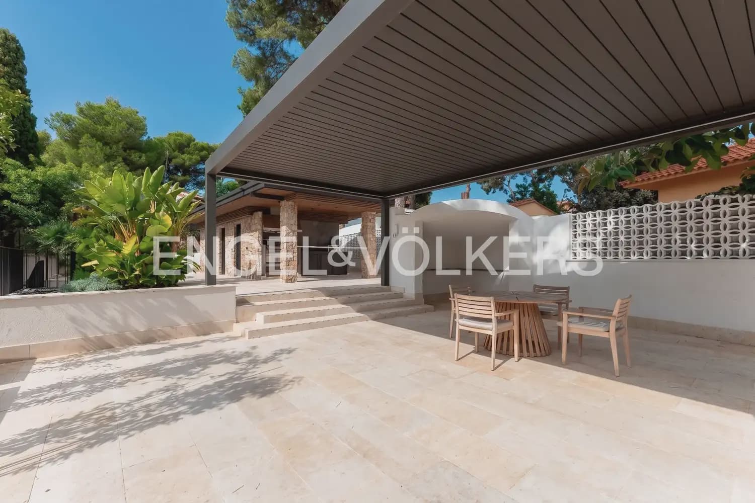 5 soveværelse Villa til leje i Godella med swimmingpool garage - € 22.000 (Ref: 10057837)
