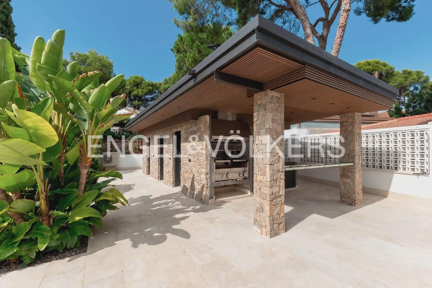 5 soveværelse Villa til leje i Godella med swimmingpool garage - € 22.000 (Ref: 10057837)