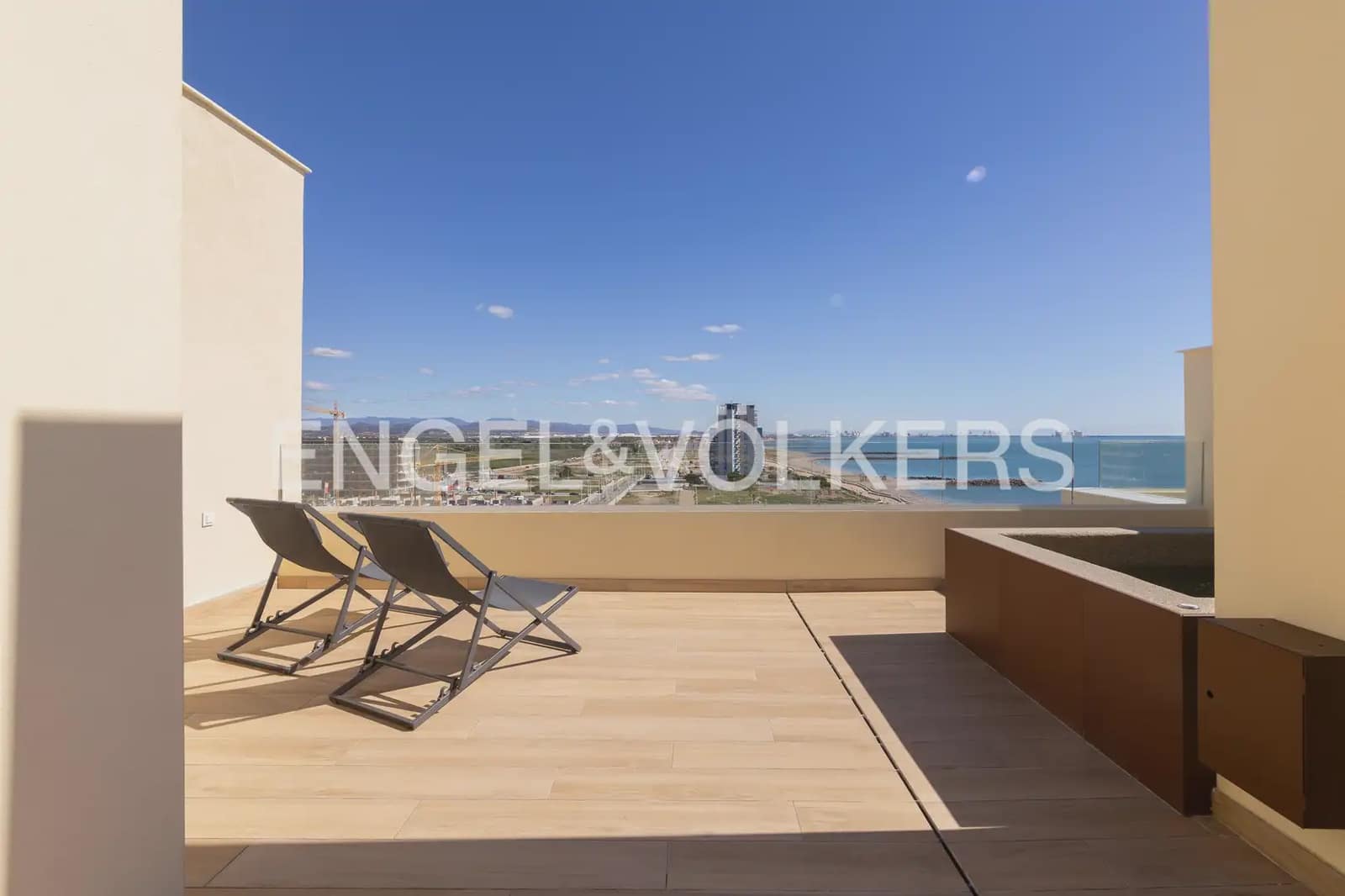3 soveværelse Penthouse til leje i Puig med swimmingpool garage - € 2.800 (Ref: 10057839)