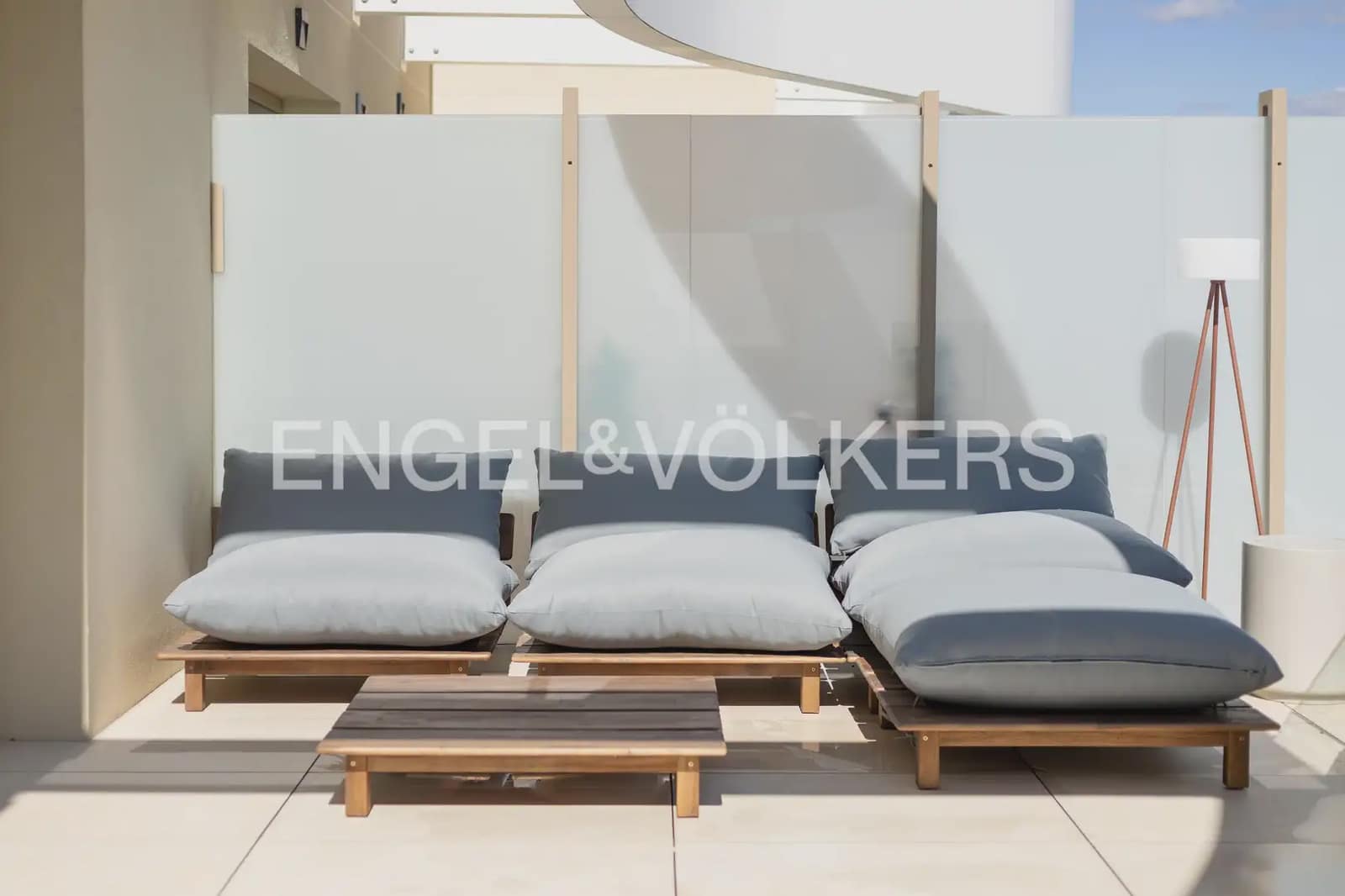 3 soveværelse Penthouse til leje i Puig med swimmingpool garage - € 2.800 (Ref: 10057839)
