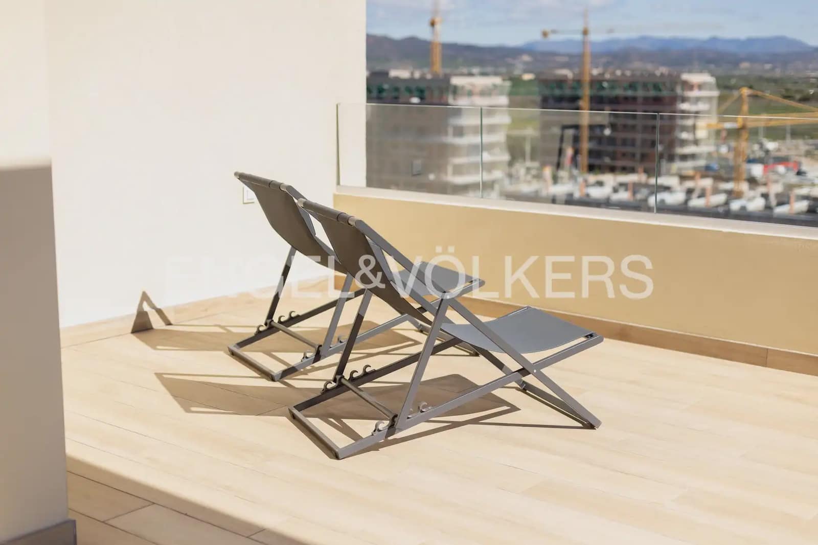 3 soveværelse Penthouse til leje i Puig med swimmingpool garage - € 2.800 (Ref: 10057839)