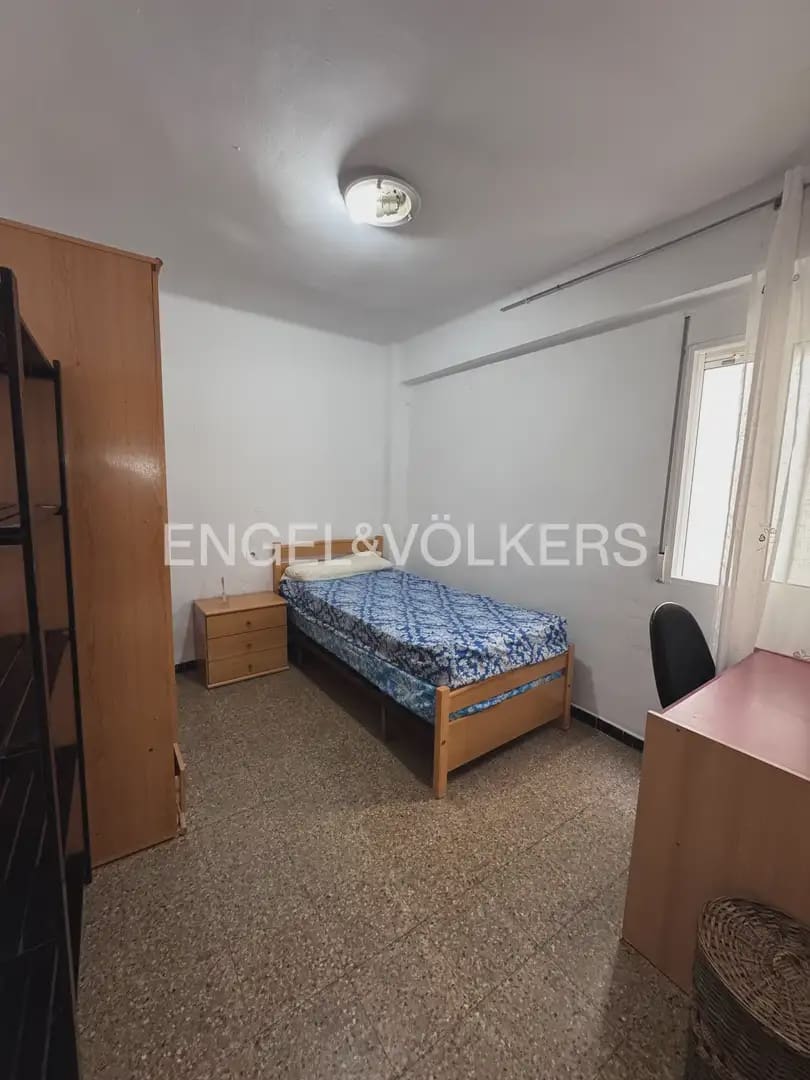 4 sypialnia Mieszkanie do wynajęcia w Miasto Walencja - 1 200 € (Ref: 10060866)
