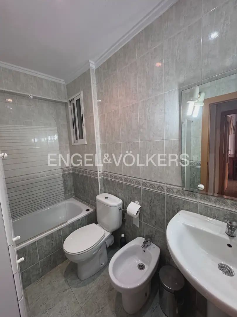 4 sypialnia Mieszkanie do wynajęcia w Miasto Walencja - 1 200 € (Ref: 10060866)