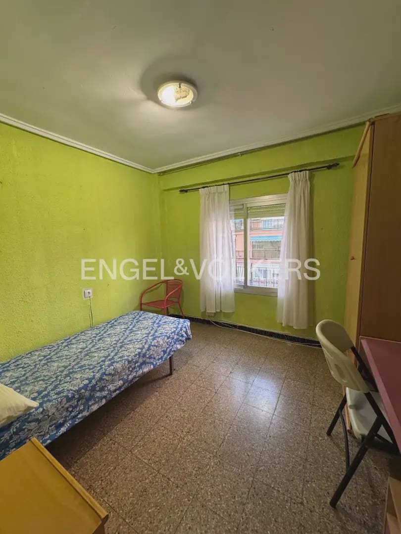 4 sypialnia Mieszkanie do wynajęcia w Miasto Walencja - 1 200 € (Ref: 10060866)