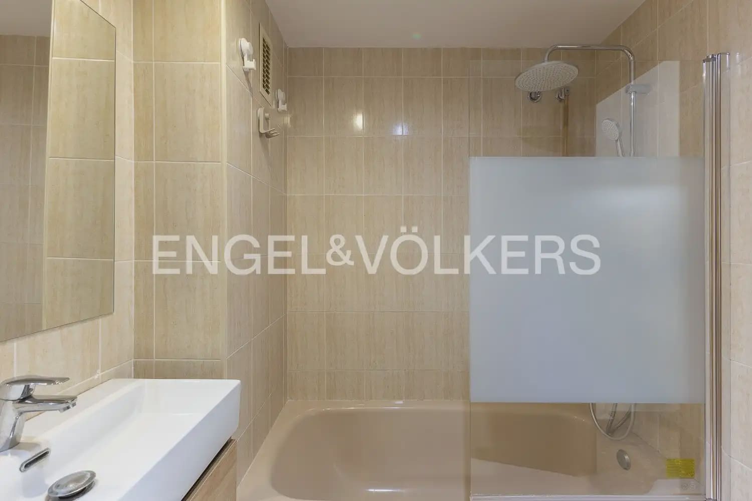 3 soverom Leilighet til leie i Alboraya / Alboraia med garasje - € 1 400 (Ref: 10060867)
