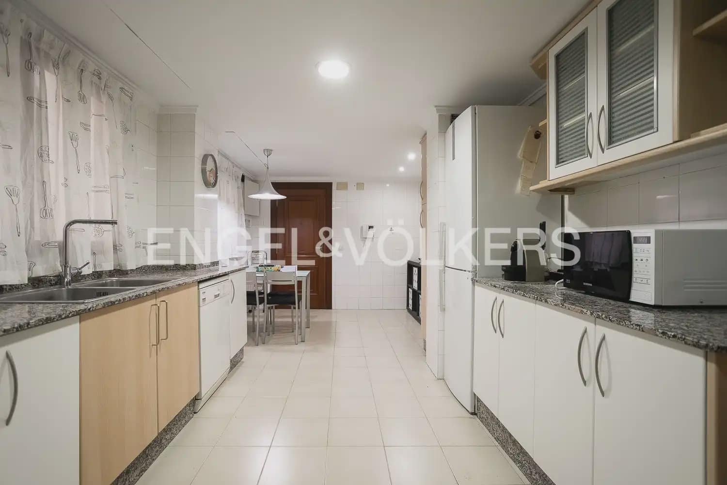 5 makuuhuone Asunto myytävänä paikassa Valencia kaupunki - 692 500 € (Ref: 10060869)