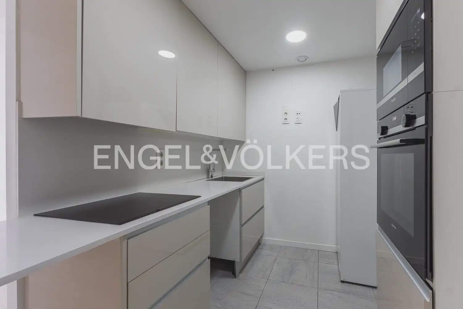 1 soverom Leilighet til salgs i Valencia by med svømmebasseng garasje - € 350 000 (Ref: 10060963)