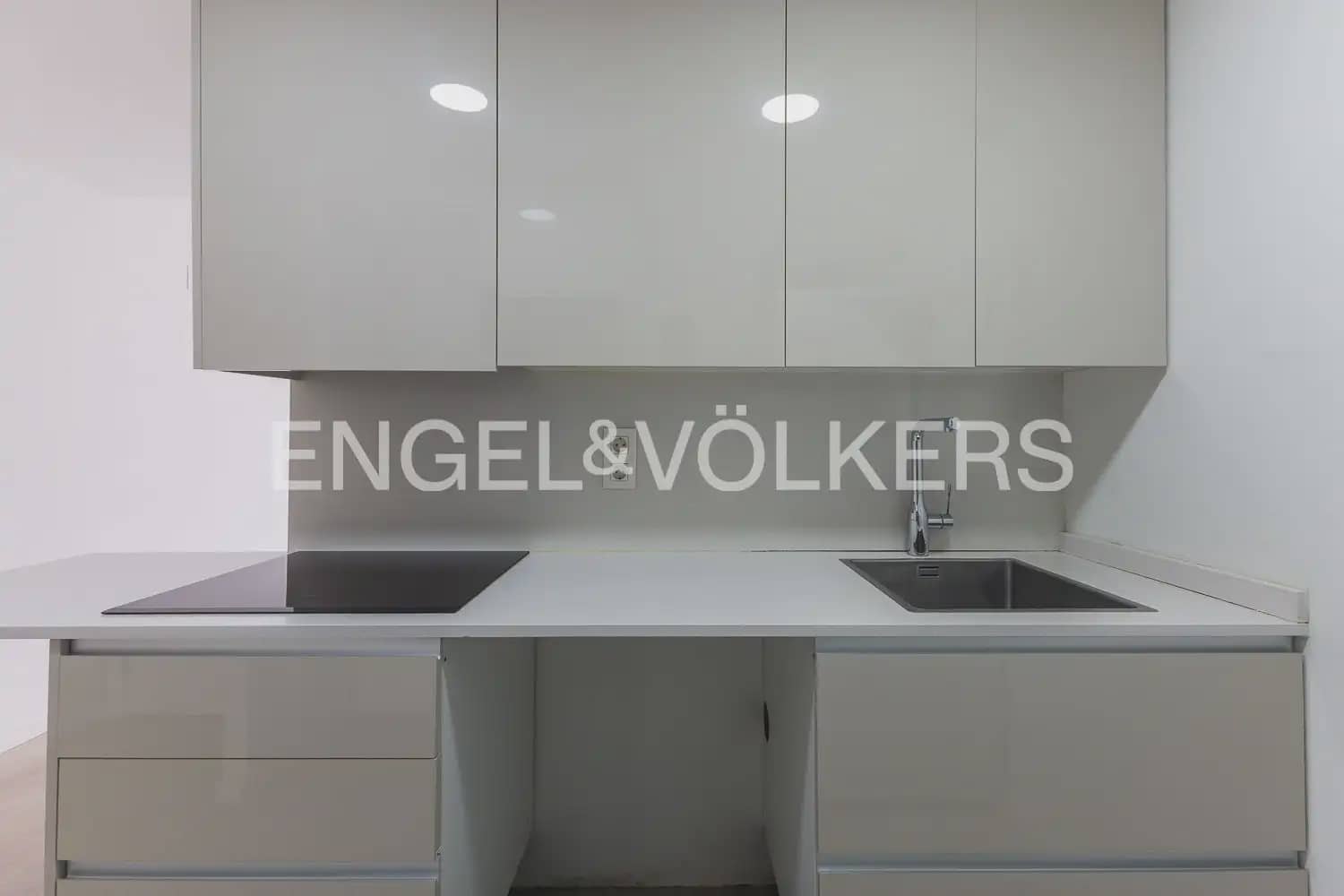 1 soverom Leilighet til salgs i Valencia by med svømmebasseng garasje - € 350 000 (Ref: 10060963)
