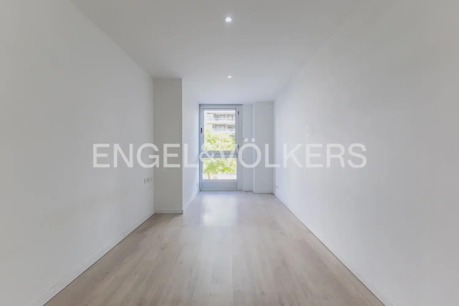 1 soverom Leilighet til salgs i Valencia by med svømmebasseng garasje - € 350 000 (Ref: 10060963)