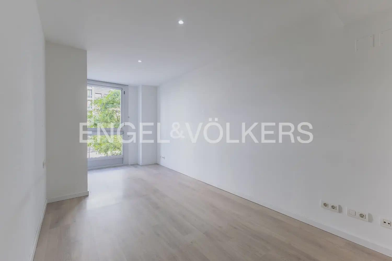 1 soverom Leilighet til salgs i Valencia by med svømmebasseng garasje - € 350 000 (Ref: 10060963)