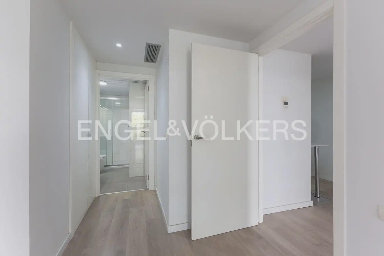 1 soverom Leilighet til salgs i Valencia by med svømmebasseng garasje - € 350 000 (Ref: 10060963)