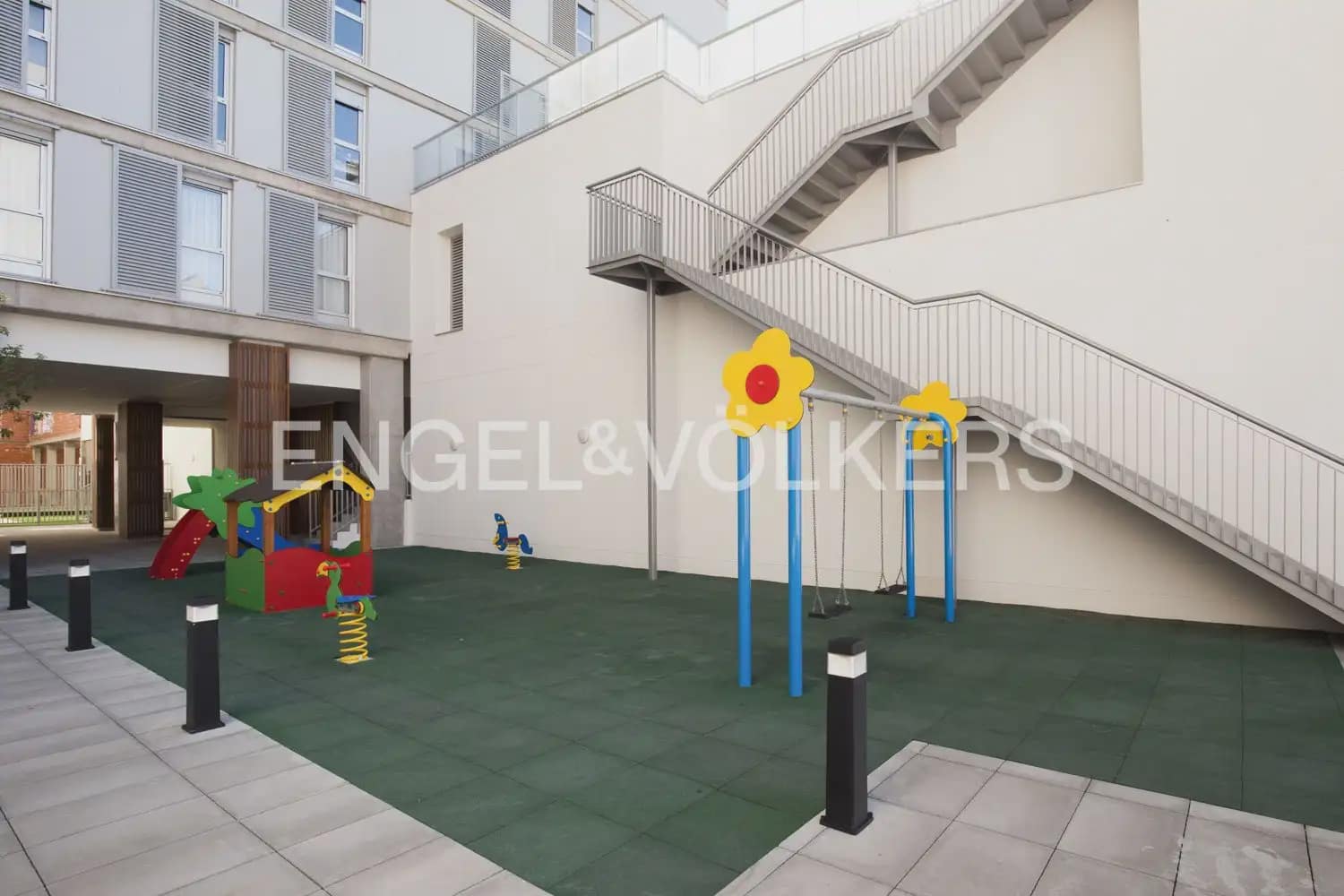 1 soverom Leilighet til salgs i Valencia by med svømmebasseng garasje - € 350 000 (Ref: 10060963)