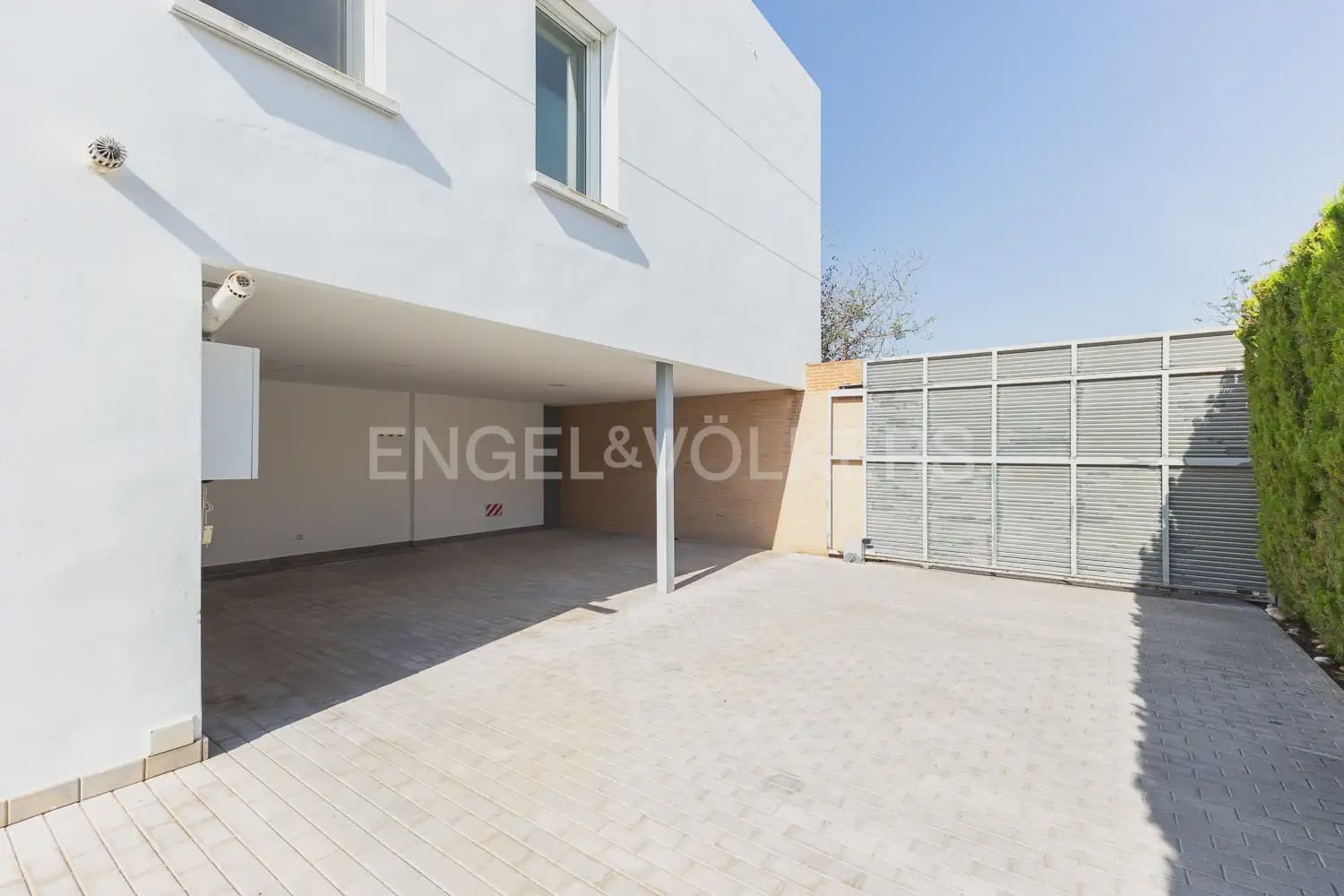 Chalet de 5 habitaciones en Bétera en alquiler con piscina garaje - 6.500 € (Ref: 10060965)
