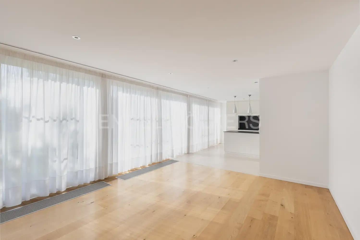 Chalet de 5 habitaciones en Bétera en alquiler con piscina garaje - 6.500 € (Ref: 10060965)