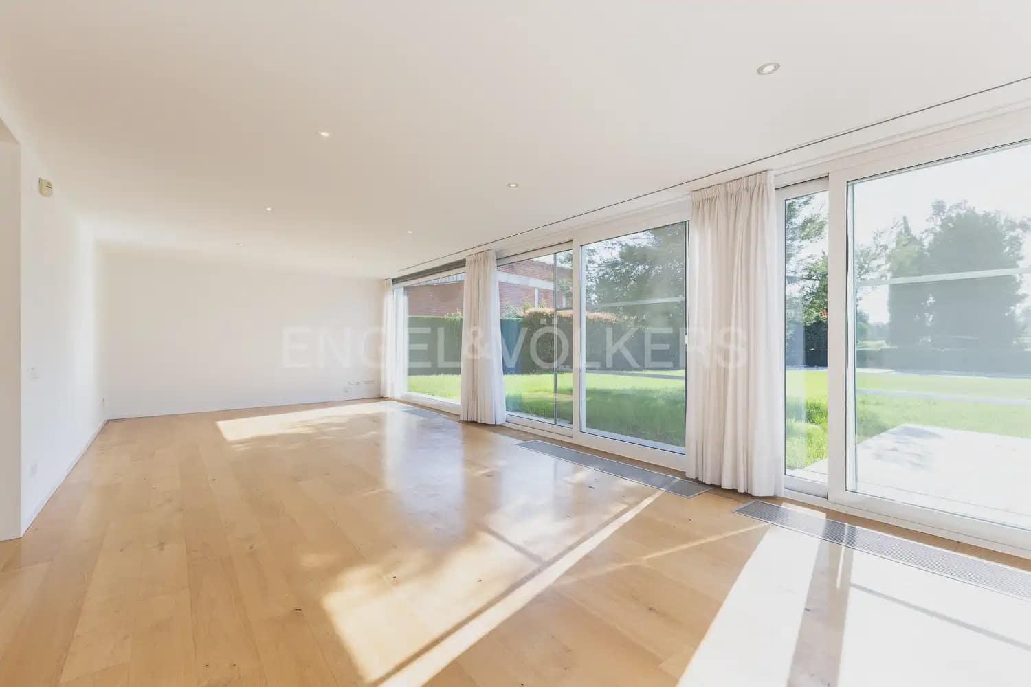 Chalet de 5 habitaciones en Bétera en alquiler con piscina garaje - 6.500 € (Ref: 10060965)