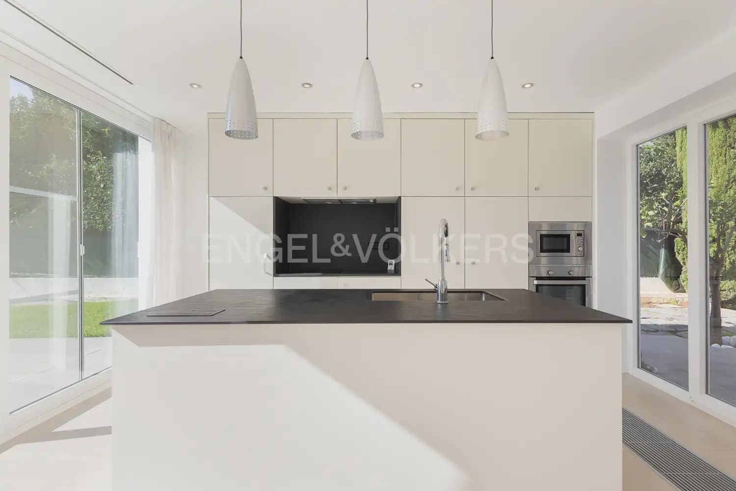 Chalet de 5 habitaciones en Bétera en alquiler con piscina garaje - 6.500 € (Ref: 10060965)
