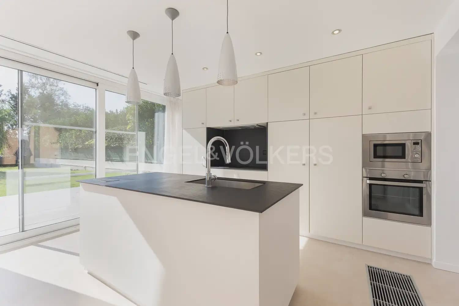 Chalet de 5 habitaciones en Bétera en alquiler con piscina garaje - 6.500 € (Ref: 10060965)