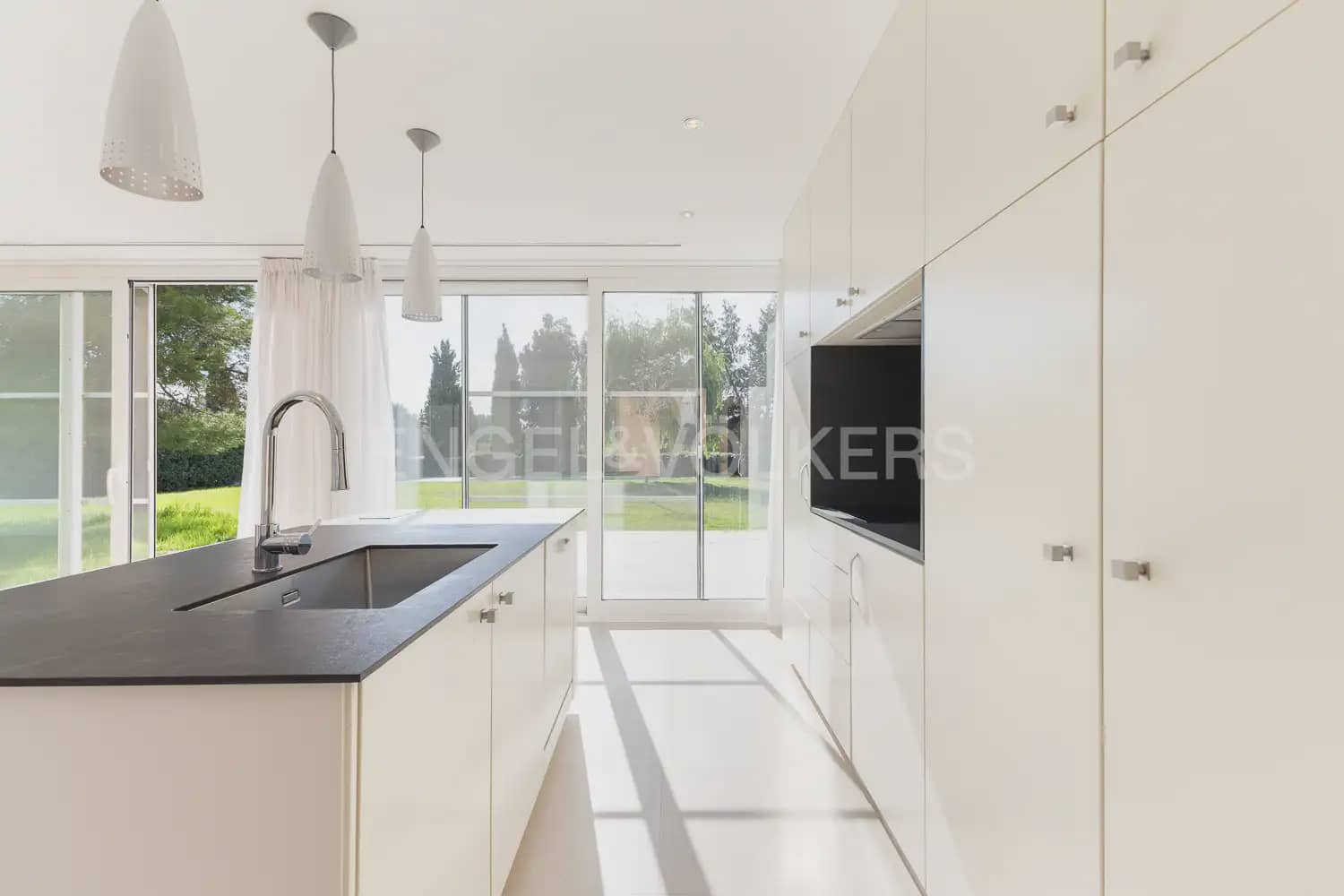 Chalet de 5 habitaciones en Bétera en alquiler con piscina garaje - 6.500 € (Ref: 10060965)