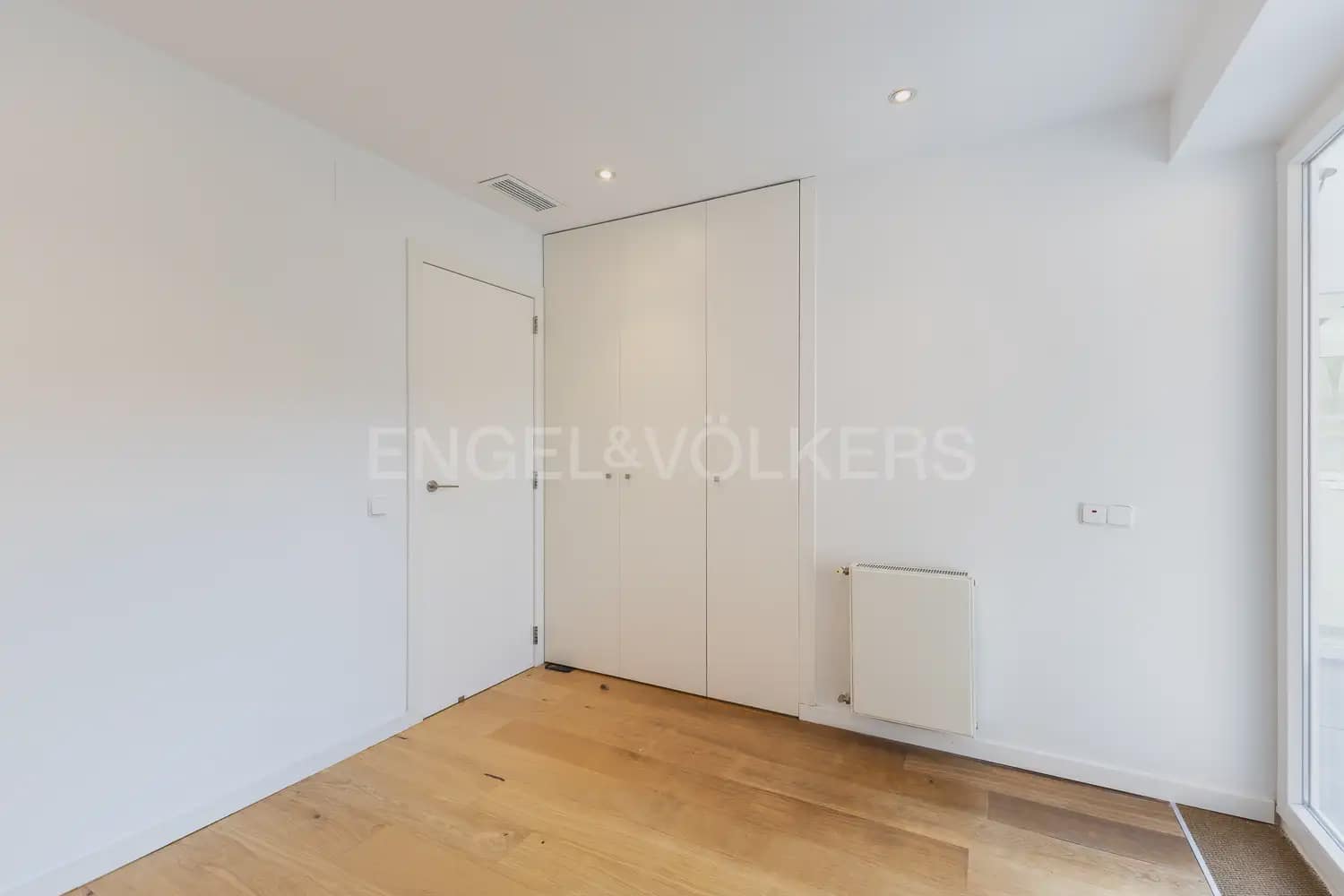 Chalet de 5 habitaciones en Bétera en alquiler con piscina garaje - 6.500 € (Ref: 10060965)