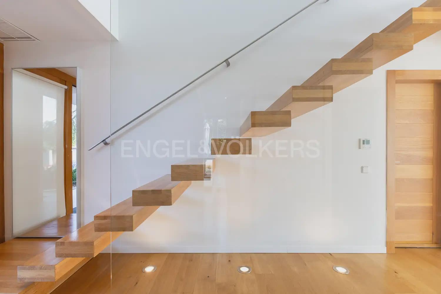 Chalet de 5 habitaciones en Bétera en alquiler con piscina garaje - 6.500 € (Ref: 10060965)