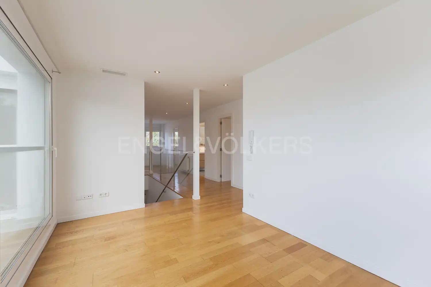 Chalet de 5 habitaciones en Bétera en alquiler con piscina garaje - 6.500 € (Ref: 10060965)