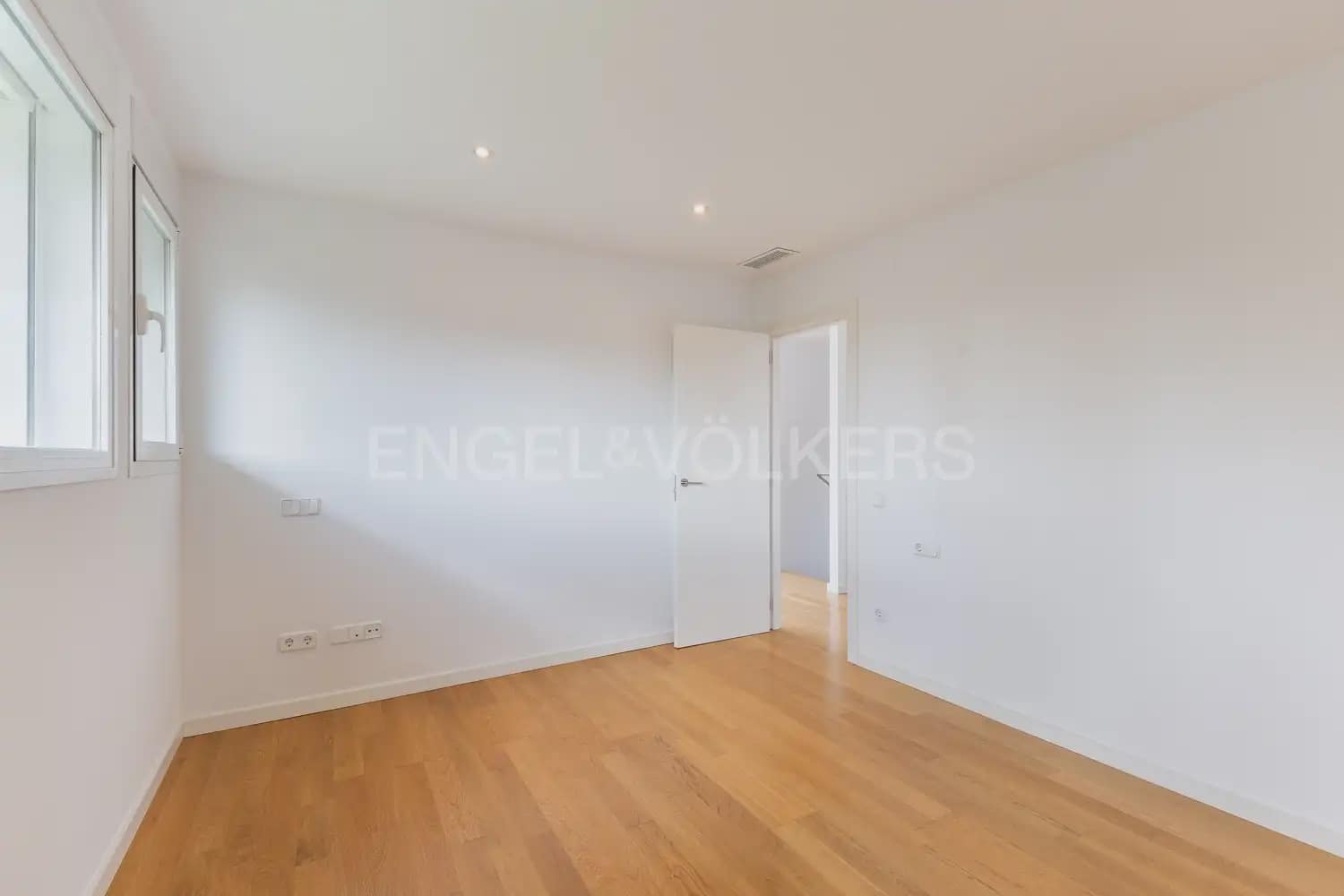 Chalet de 5 habitaciones en Bétera en alquiler con piscina garaje - 6.500 € (Ref: 10060965)