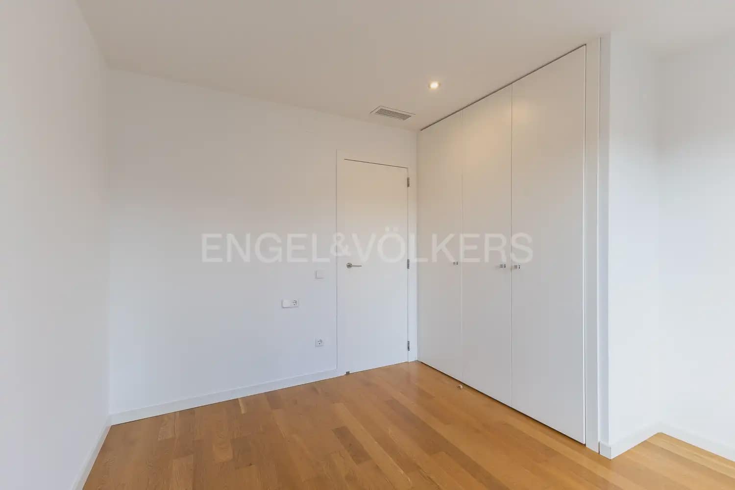 Chalet de 5 habitaciones en Bétera en alquiler con piscina garaje - 6.500 € (Ref: 10060965)