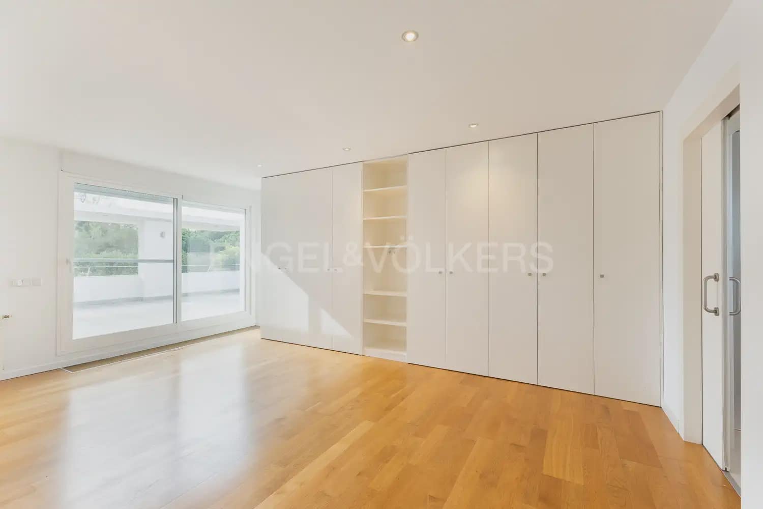 Chalet de 5 habitaciones en Bétera en alquiler con piscina garaje - 6.500 € (Ref: 10060965)