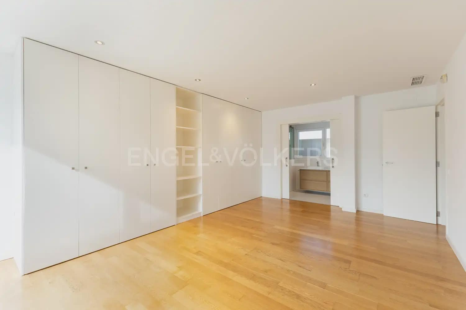 Chalet de 5 habitaciones en Bétera en alquiler con piscina garaje - 6.500 € (Ref: 10060965)
