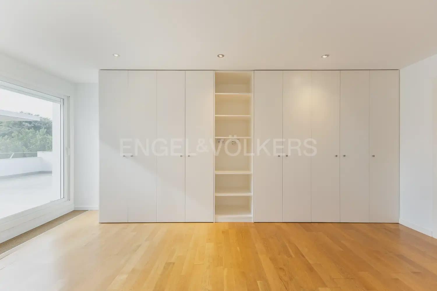 Chalet de 5 habitaciones en Bétera en alquiler con piscina garaje - 6.500 € (Ref: 10060965)