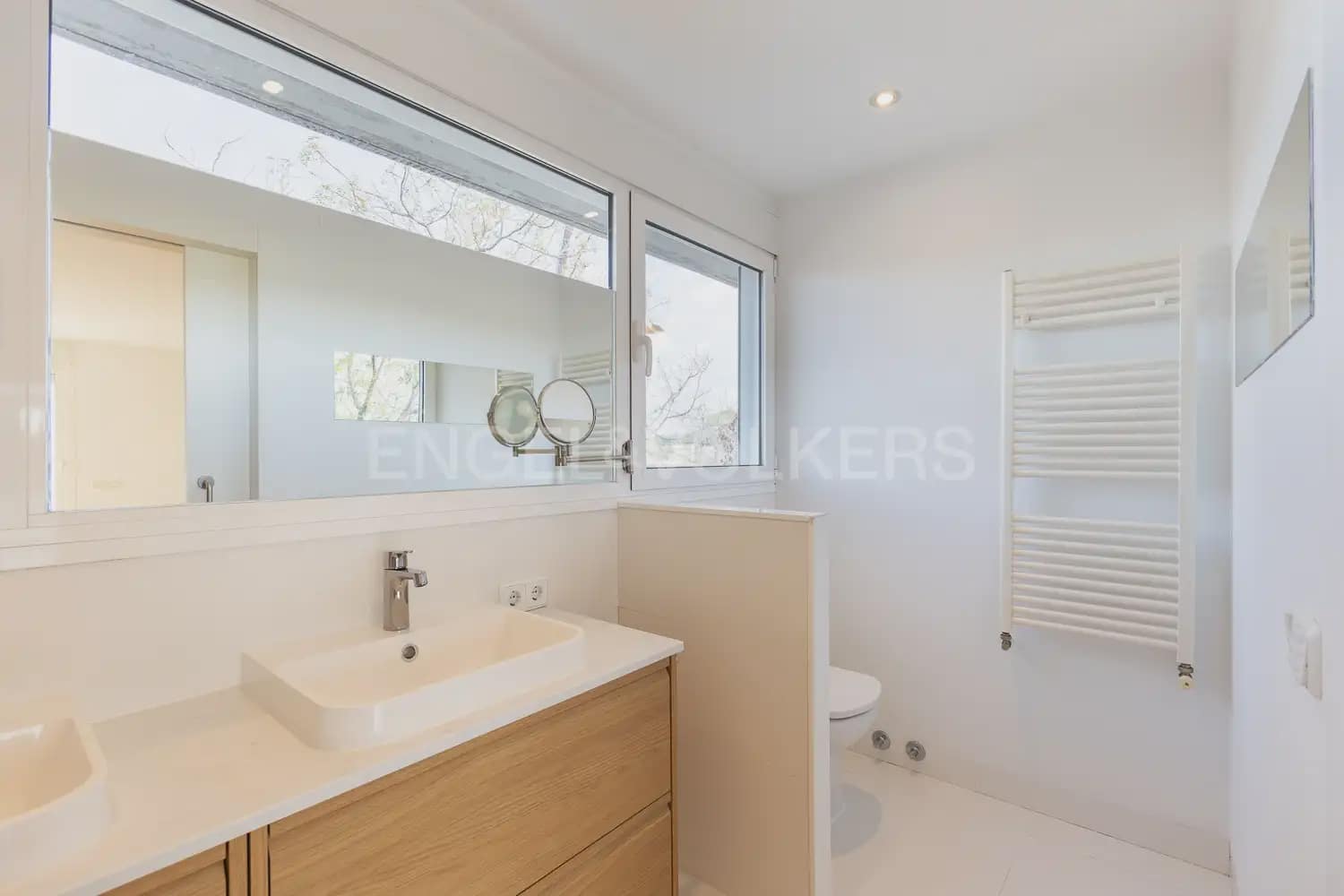 Chalet de 5 habitaciones en Bétera en alquiler con piscina garaje - 6.500 € (Ref: 10060965)